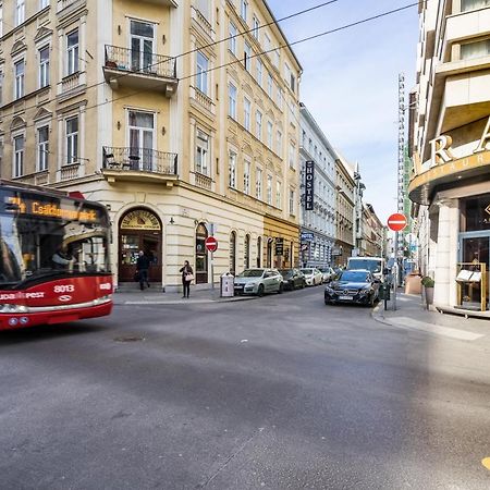 Central Premier Apartment Budapest Eksteriør bilde
