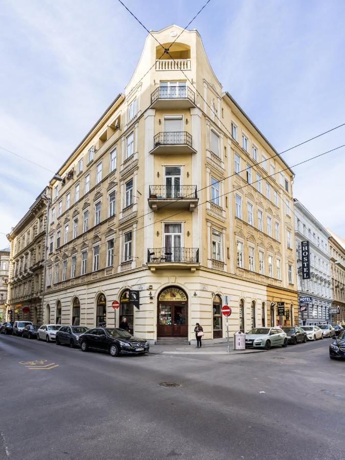 Central Premier Apartment Budapest Eksteriør bilde